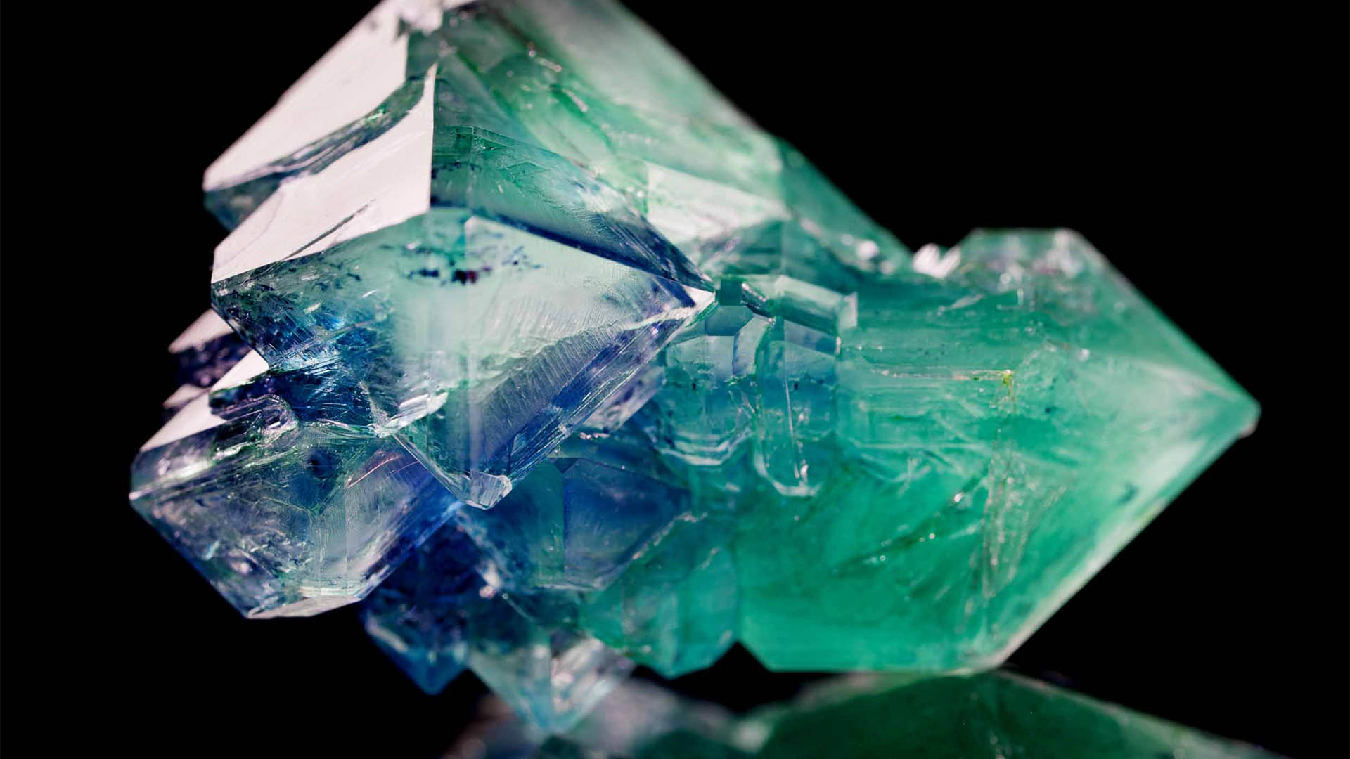 green crystal mineral high quality photo